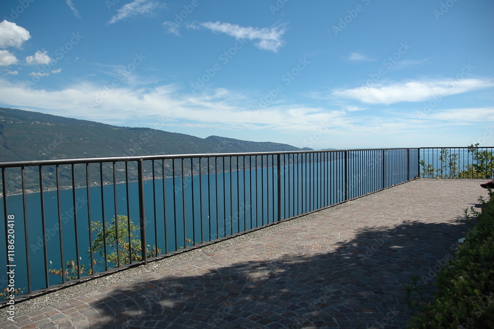 terrazza sul lago di Garda