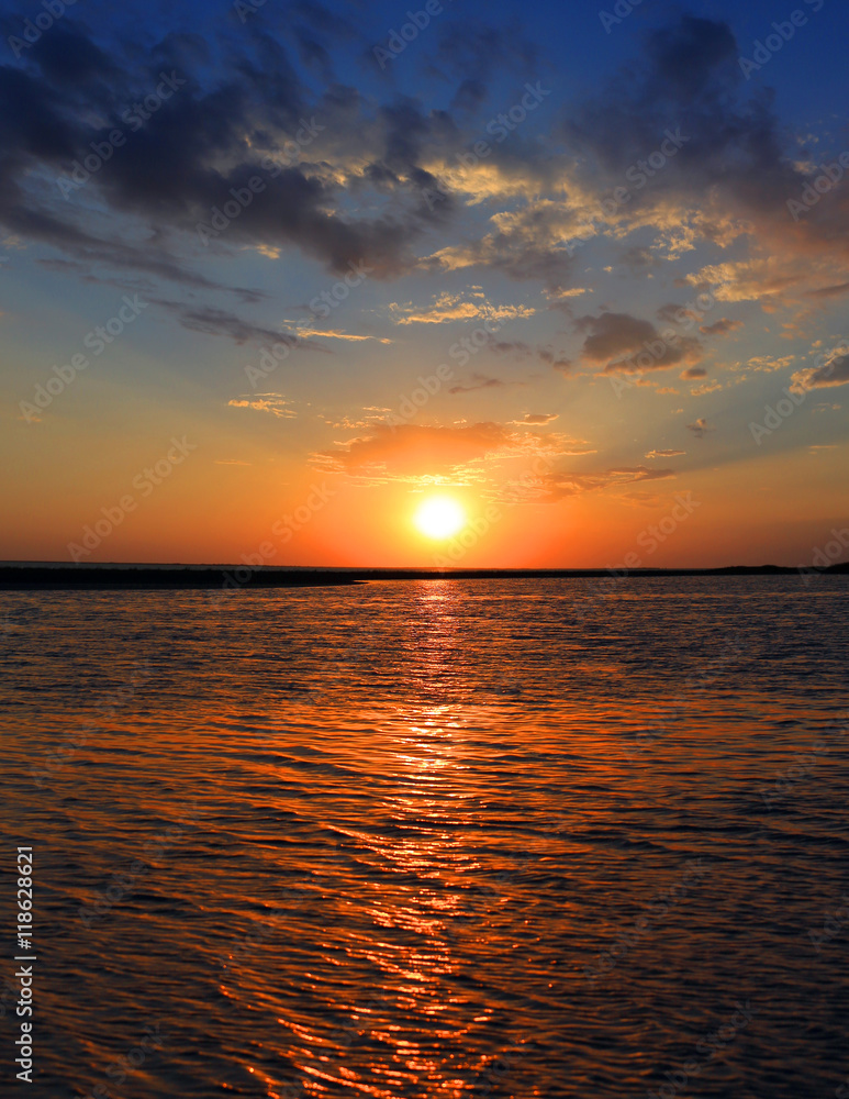 Obraz premium sunset over sea