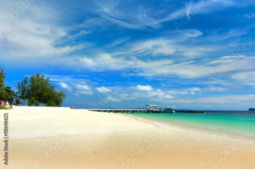 Fototapeta Naklejka Na Ścianę i Meble -   Paradise beach in Koh maiton island , phuket ,Thailand
