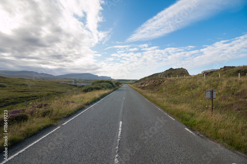 Landstraße auf der Isle of Skye, Schottland