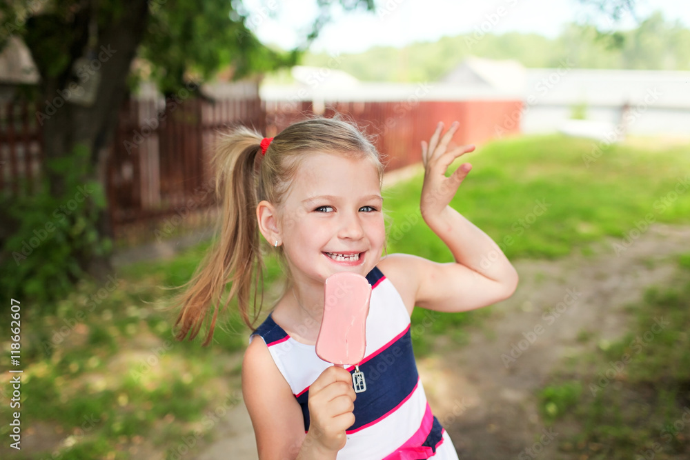 girl having fun in the hands of a ice cream