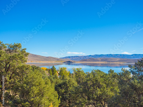 Topaz Lake , Nevada .
