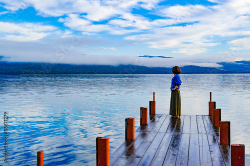 北海道 夏の阿寒湖と女性 photo