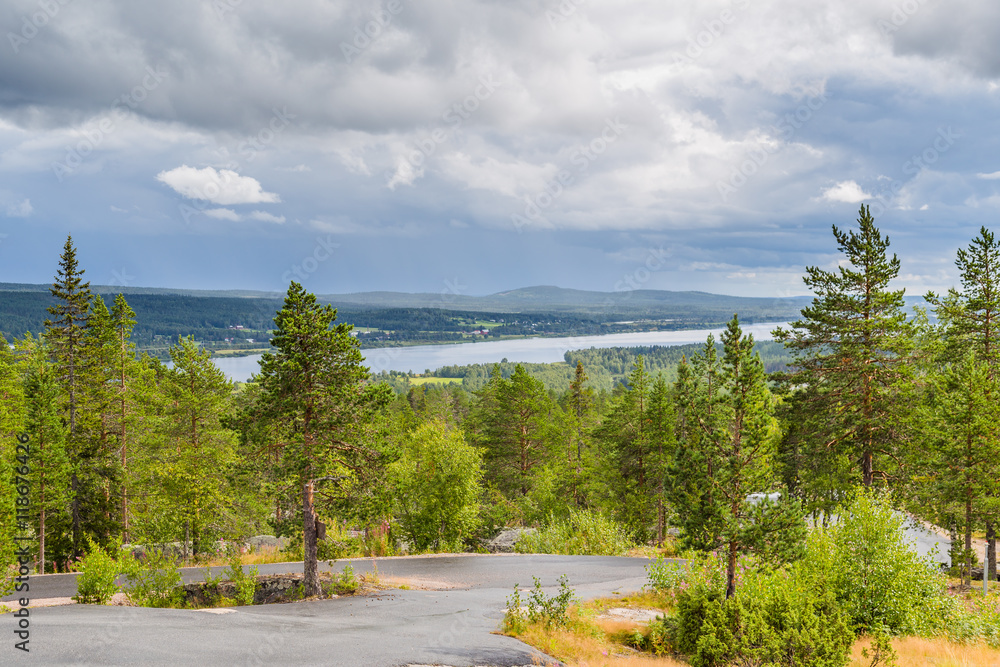 The Tornionjoki river is the border between Finland and Sweden north of
