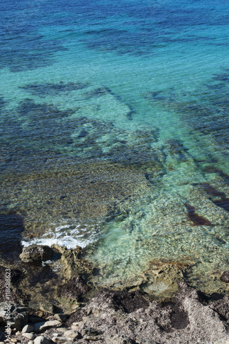Formentera  Isole Baleari  le rocce e l acqua trasparente di Calo des Mort il 4 settembre 2010. Calo des Mort    una cala nascosta nella zona pi   a est della spiaggia di Migjorn