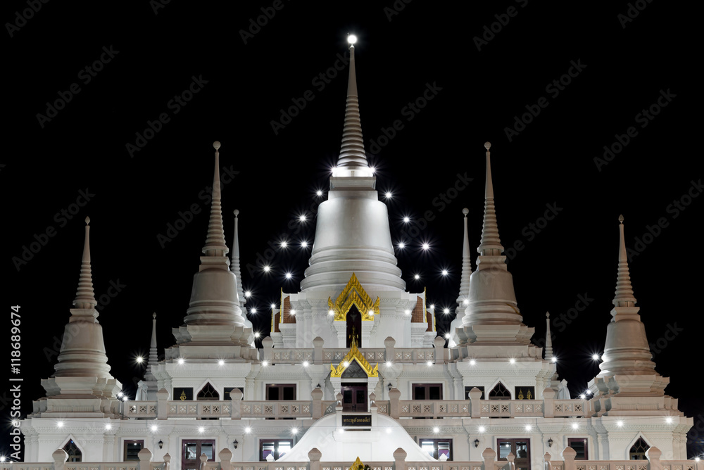 Fototapeta premium Asokaram temple White pagoda in the night ,Samutprakarn province ,Thailand