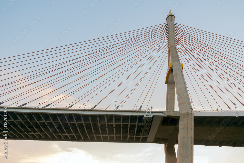 Obraz premium Elevated expressway / View of elevated expressway at twilight.
