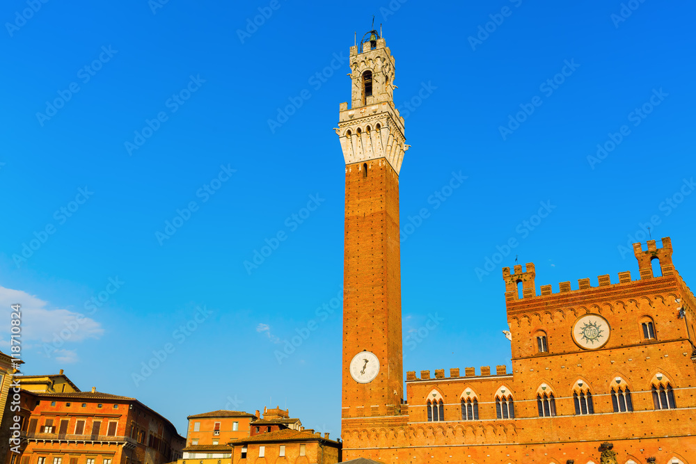 Obraz premium Palazzo Pubblico with Torre del Mangia in Siena