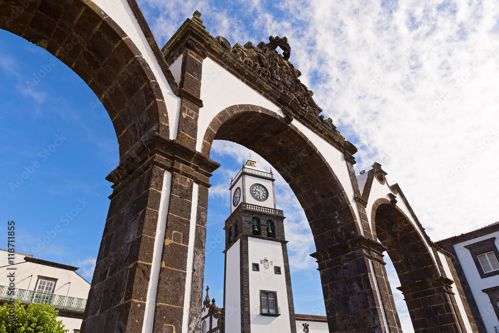 Ταπετσαρία The historical entrance (Portas da Cidade) to the village of Ponta Delgada in Azores, Portugal