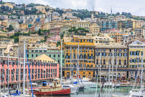 Tableau sur toile Genoa port sea view with yachts