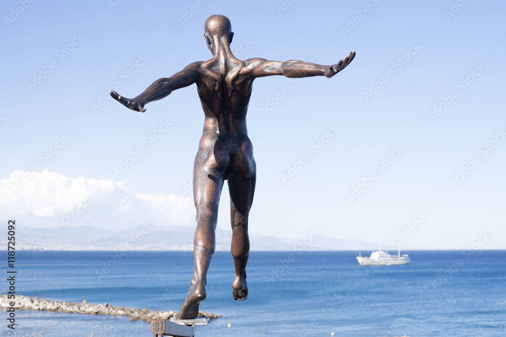 Obraz premium man woman. bronze sculpture in Antibes. 