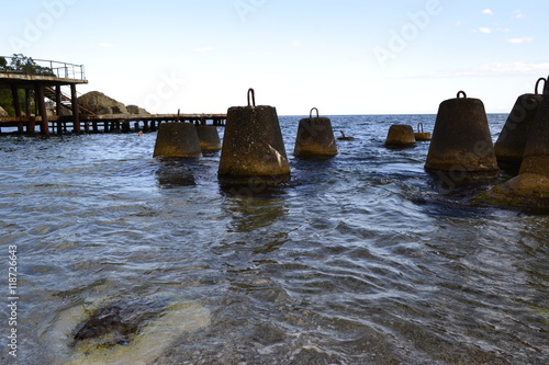 Чёрное море в Алупке photo