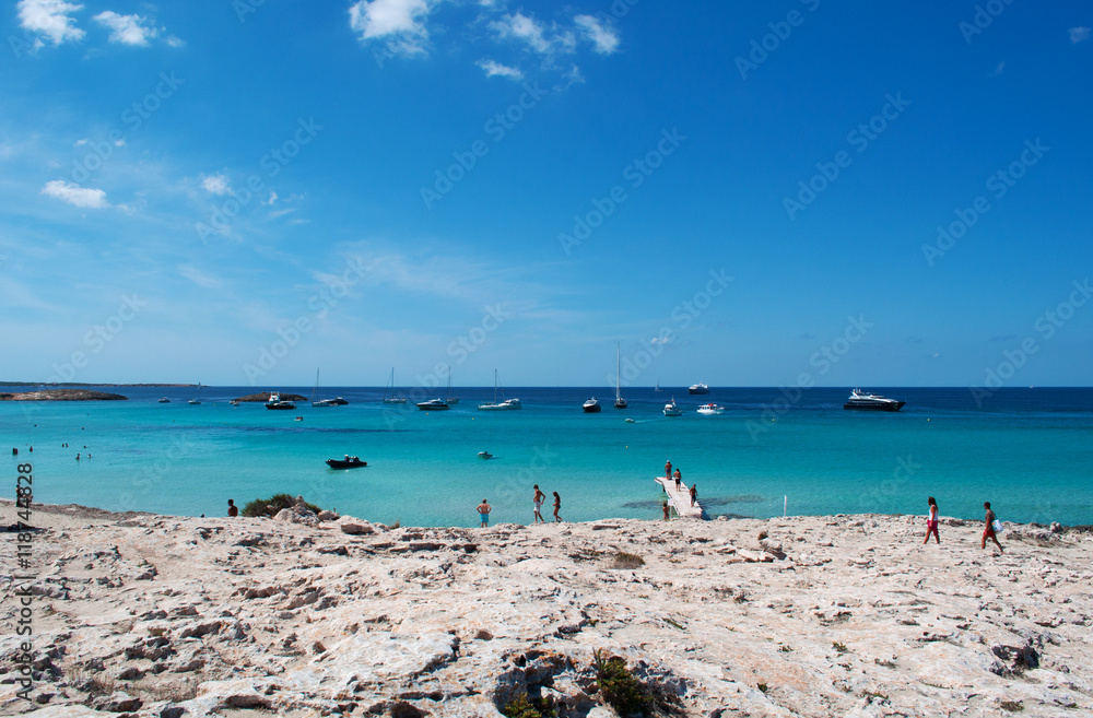Fomentera, Isole Baleari: vista di Ses Illetes, una delle spiagge più famose dell’isola, sul versante ovest della penisola Trucador, il 6 settembre 2010 Fomentera, Isole Baleari: vista di Ses Illetes, una delle spiagge più famose dell’isola, sul versante ovest della penisola Trucador, il 6 settembre 2010
