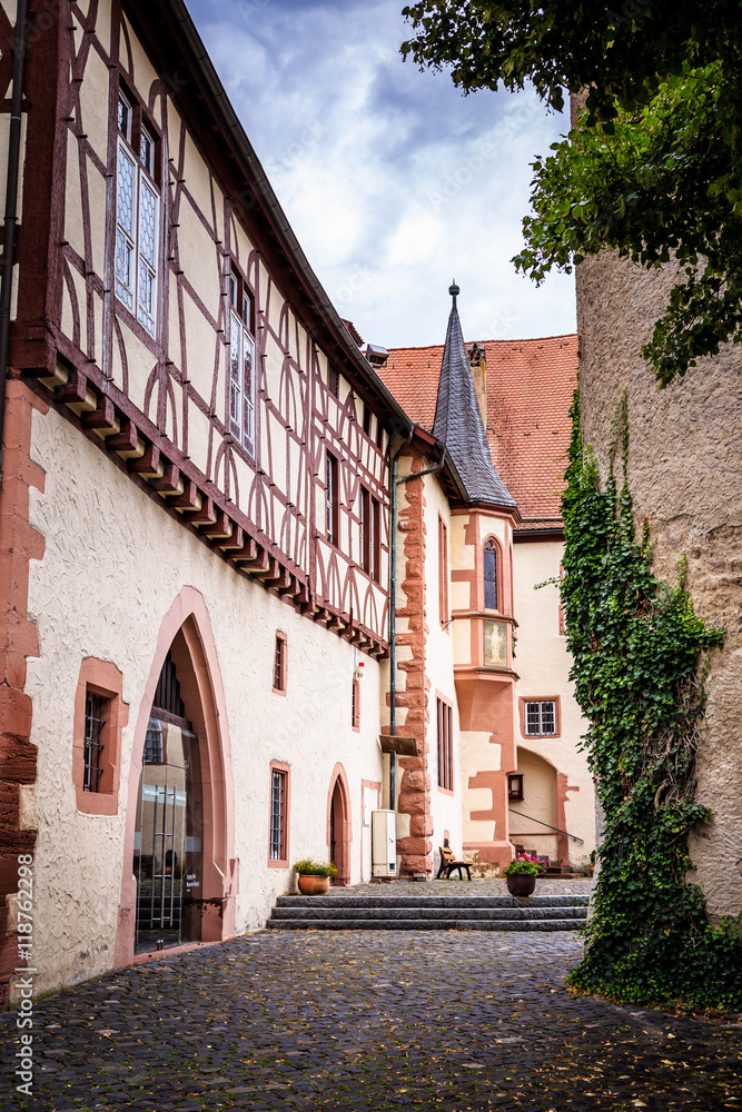Tauberbischofsheim im Taubertal mit Schloss