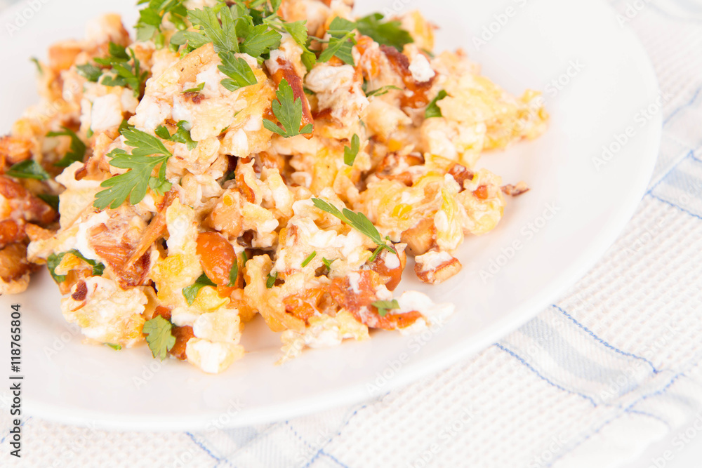 Scrambled eggs with chanterelle and parsley Scrambled eggs with chanterelle and parsley