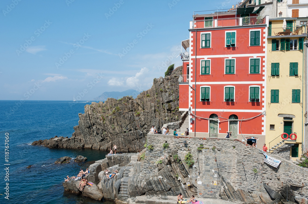 Scorcio di Riomaggiore nelle Cinque Terre - Liguria - Italia