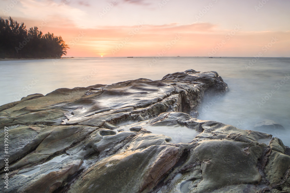 Obraz premium Sunset seascape at Kudat Sabah Malaysia. Image contain soft focus and blur due to long expose,