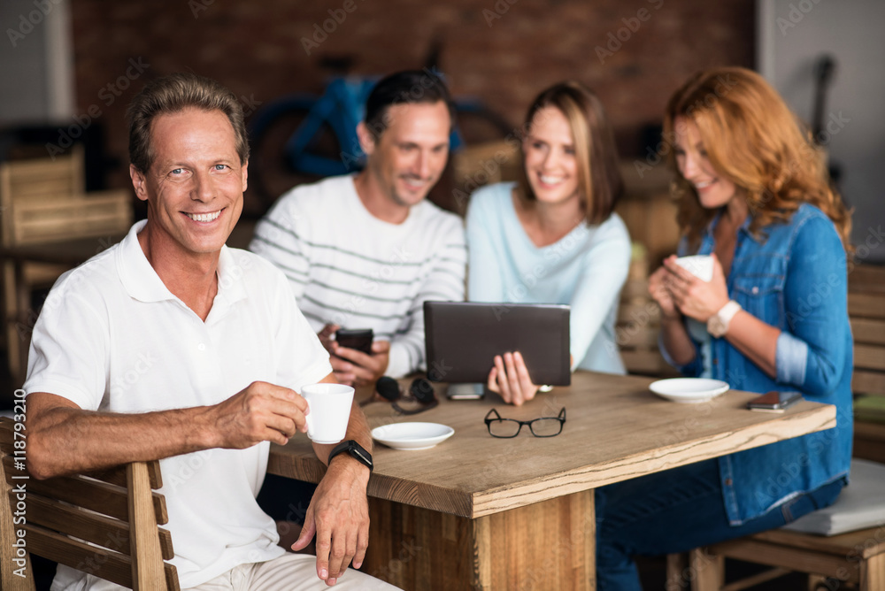 Fototapeta premium Nice people relaxing indoors