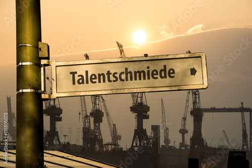 Schild 85 - Talentschmiede photo