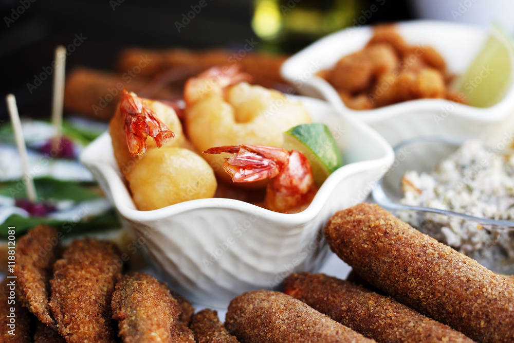 Nibbles sharer plate. King Prawns, Baby shrimps in bread crumbs