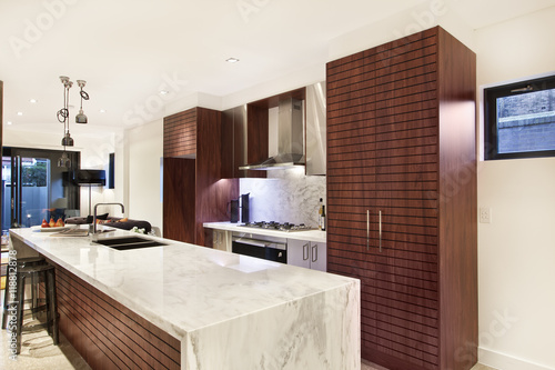 Fotografía Modern gourmet kitchen interior