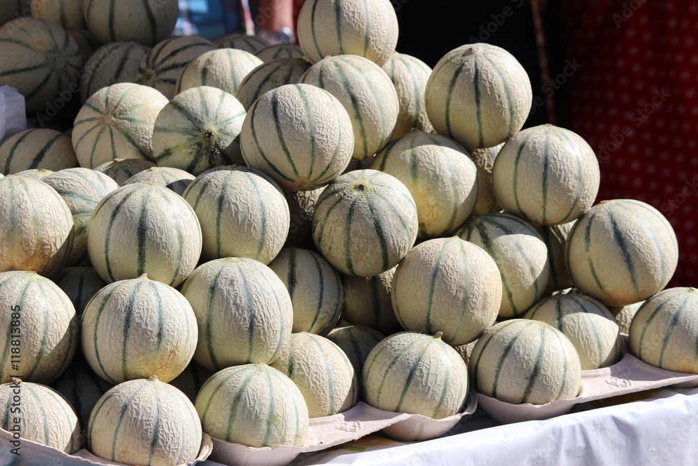 Melons ' charentais ' au marché de Provence