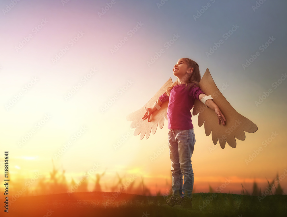 Kid with the wings of a bird - obrazy, fototapety, plakaty 