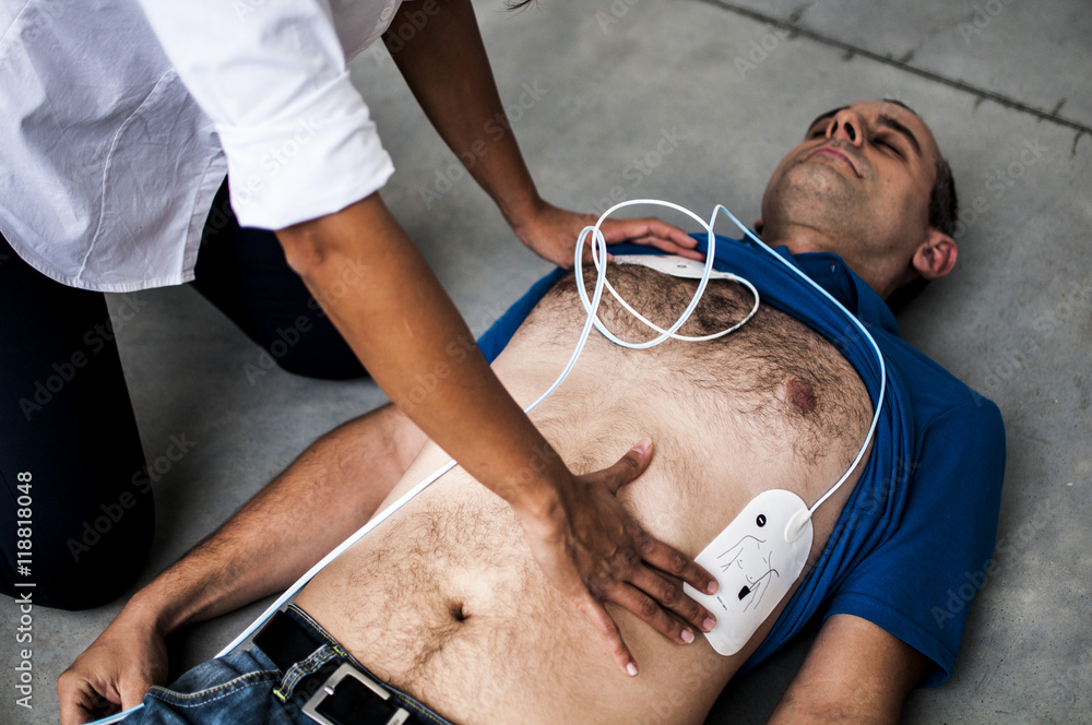Preparare il paziente alla defibrillazione Preparare il paziente alla defibrillazione