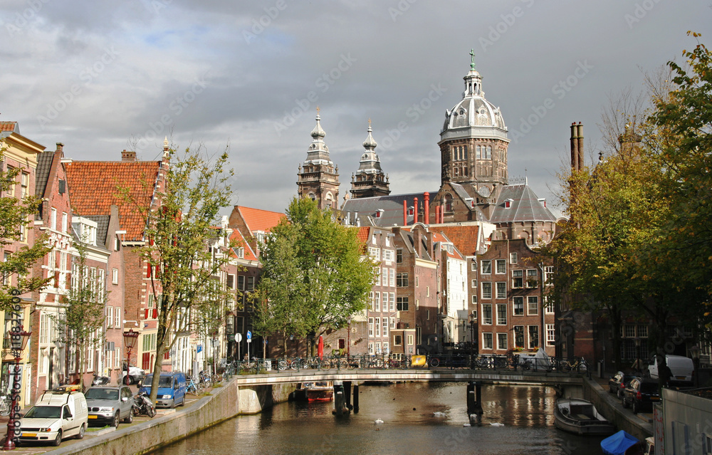 Naklejka premium Amsterdam Canal and Church