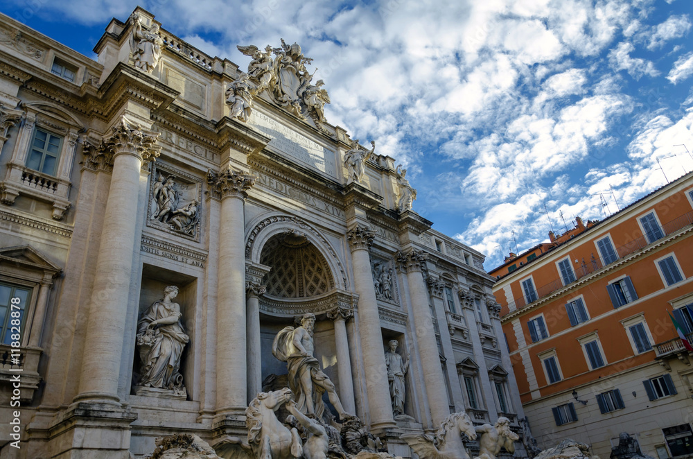 Popular Fountain di Trevi in Rome, Italy, Unesco site

