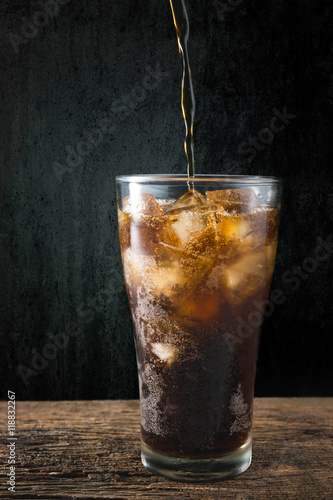 Wallpaper Mural cola in glass Torontodigital.ca