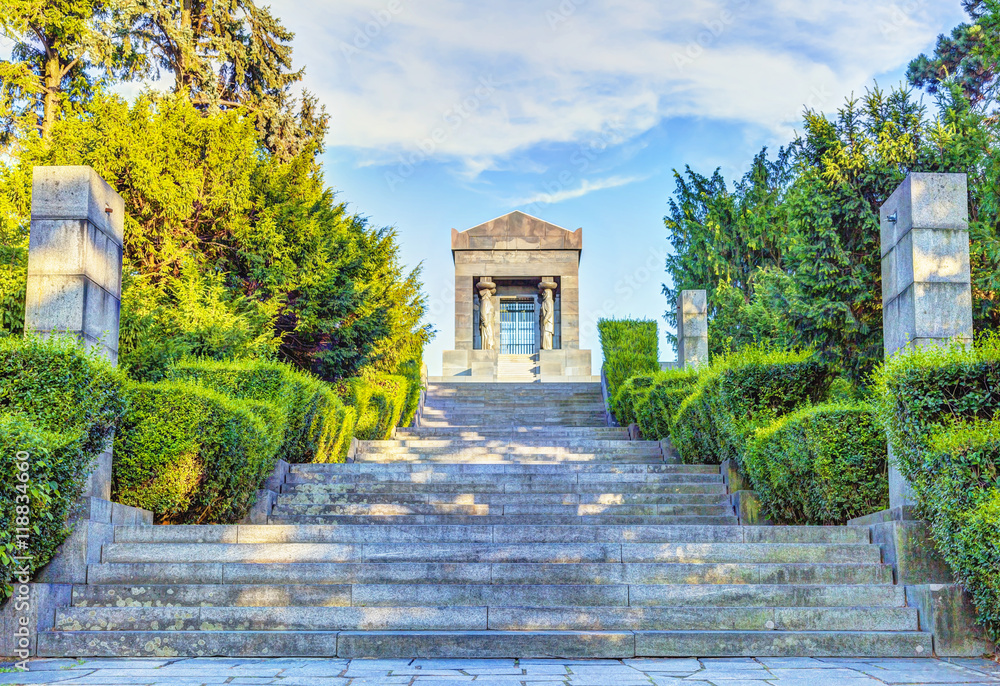 Path leading to the Monument to the Unknown Soldier on Avala.