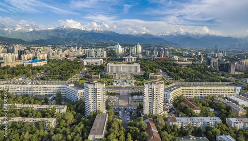 Almaty - Widok z lotu ptaka na Plac Republiki