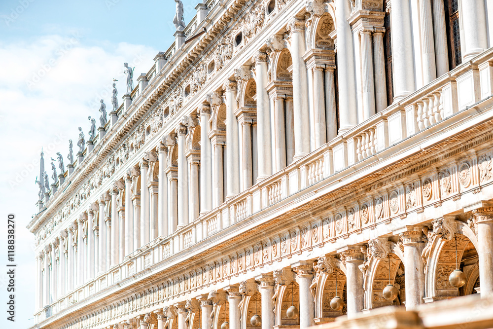 Fototapeta premium Facade fragment of Marciana library on the central square in Venice