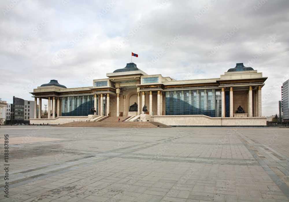 Obraz premium Government Palace on Grand Chinggis Khaan square in Ulaanbaatar. Mongolia
