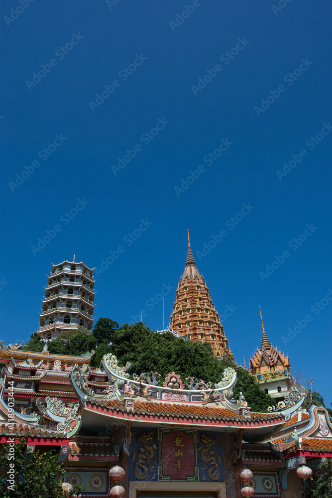 Fototapeta premium Wat tham seua & Wat tham khao noi