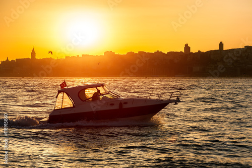 Canvas Print Motorboat on Bosphorus