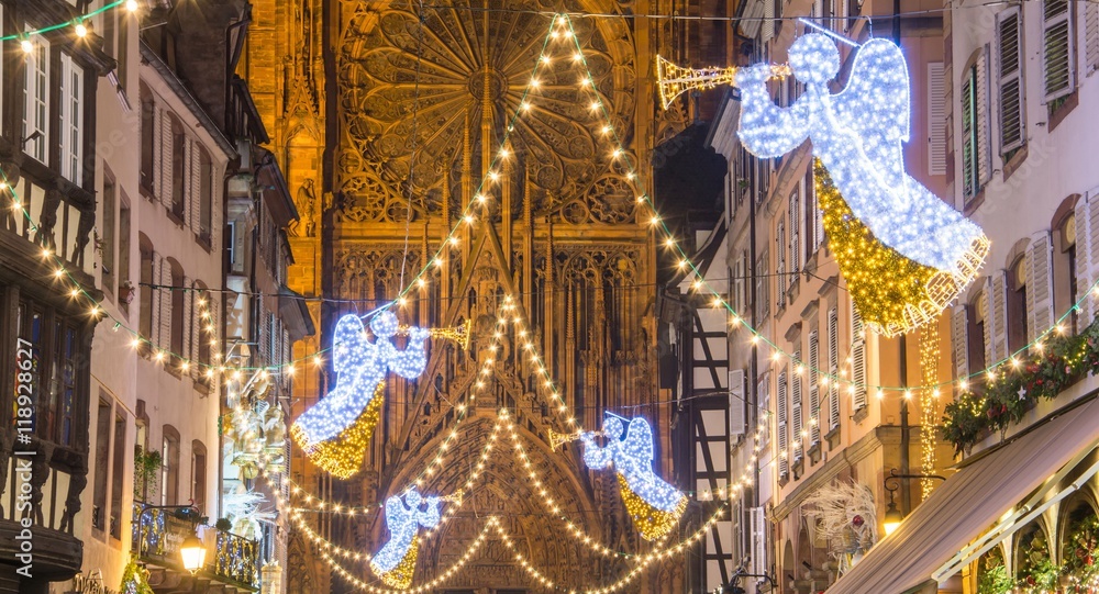 Obraz premium Christmas market lights in Strasbourg, France
