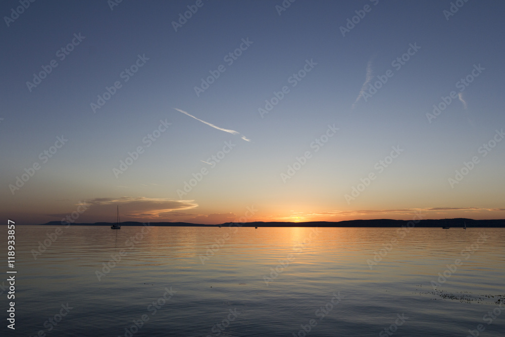 Naklejka premium Evening at the lake