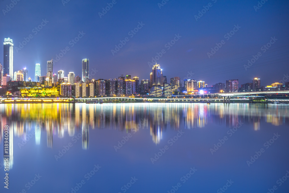 Obraz premium night scene of chongqing from water