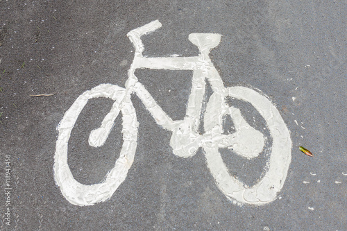 pathway for the bicycle with bicycle lane sign on the road