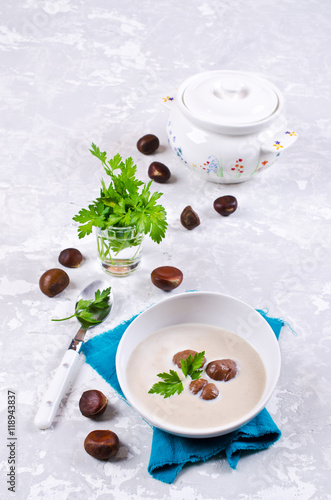 Cream soup of pureed chestnuts