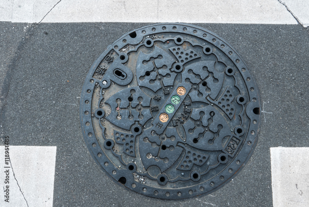 Manhole cover in Asakusa