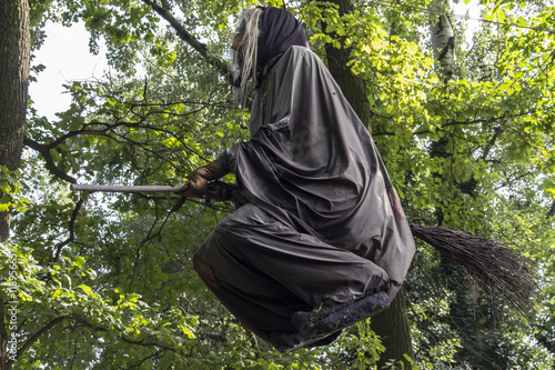 Valokuvatapetti Flying witch scarecrow