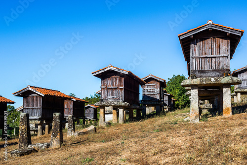 Hórreos de A Merca, la mayor concentración de hórreos  en Galicia (España)