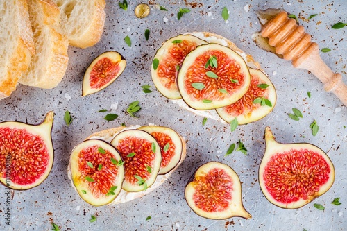 bruschetta with ricotta, fresh figs, honey and thyme
