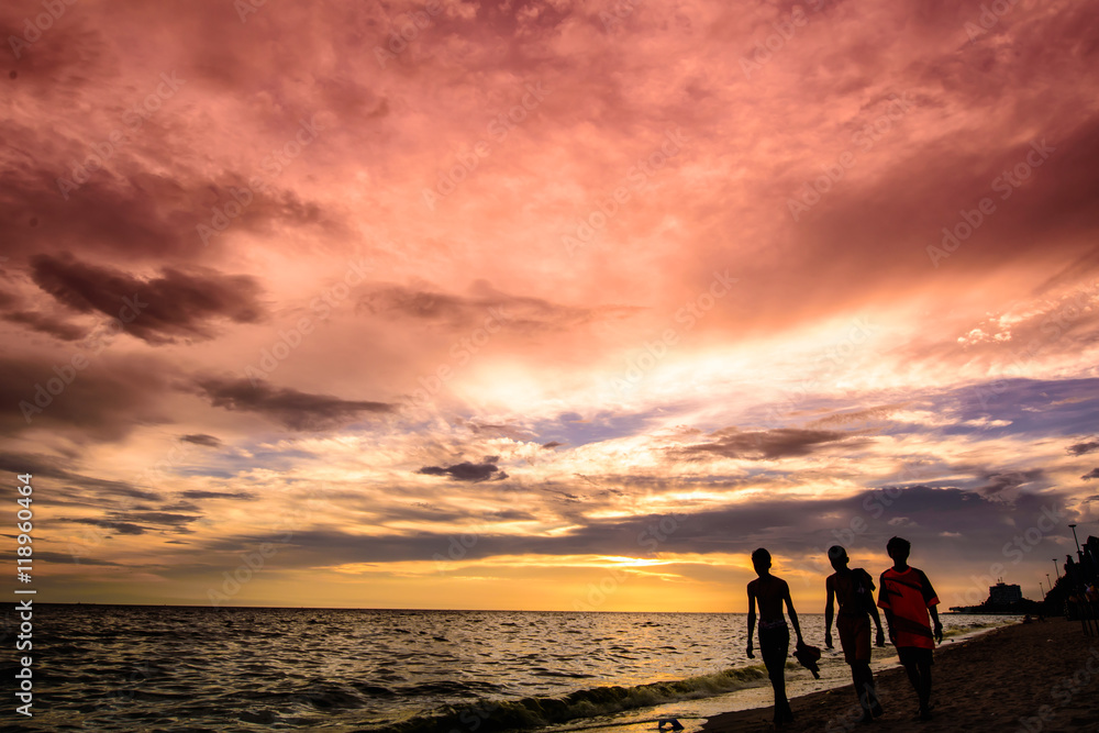 Fototapeta premium Sunset on the beach with beautiful sky