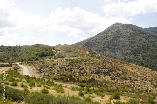 Route de montagne dans les Cévennes 