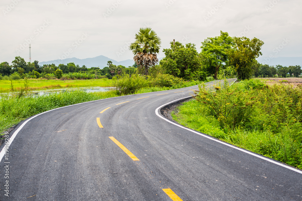 Fototapeta premium Asphalt road on countryside in thailand.