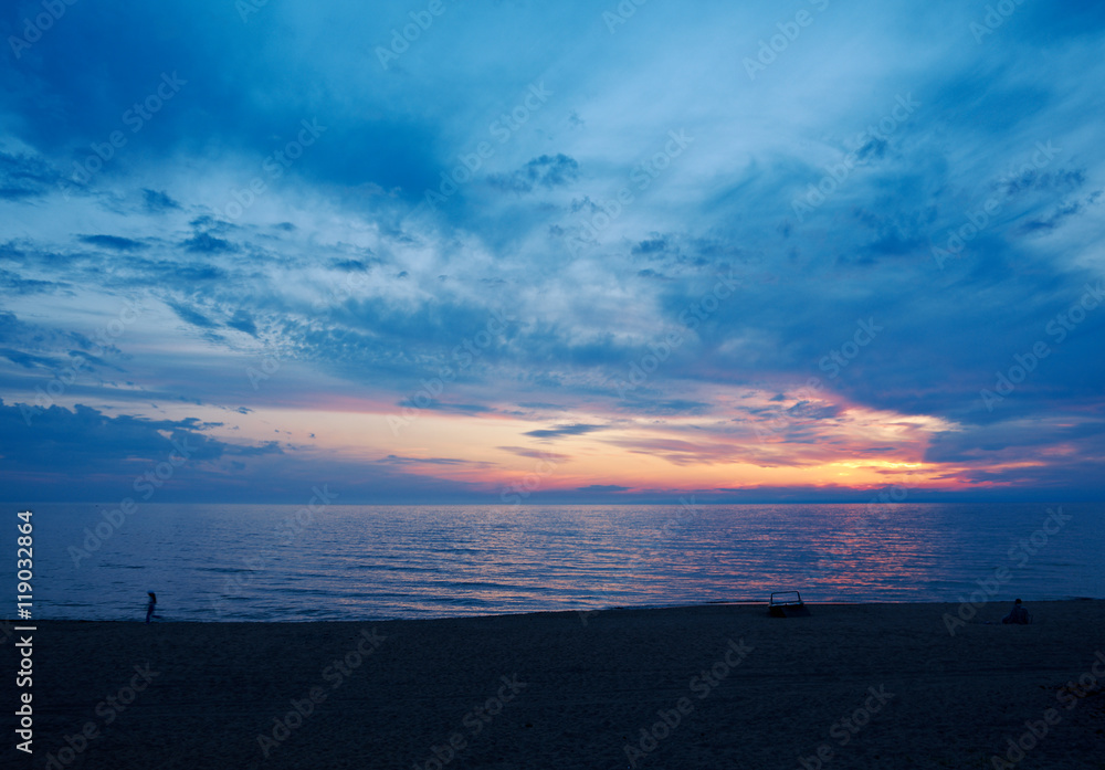 Obraz premium Lake Baikal at sunset